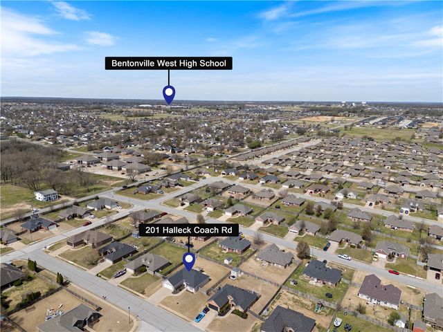 201 Halleck Coach Road, Centerton, AR 72719