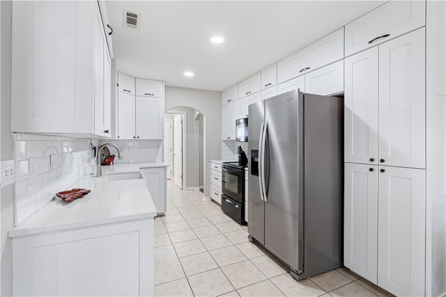 201 Halleck Coach Road, Centerton, AR 72719