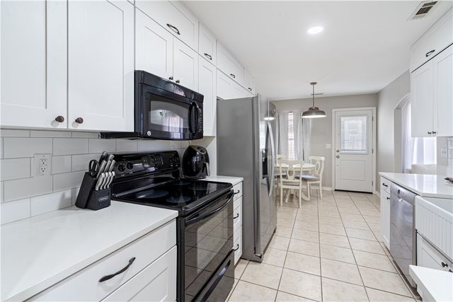 201 Halleck Coach Road, Centerton, AR 72719