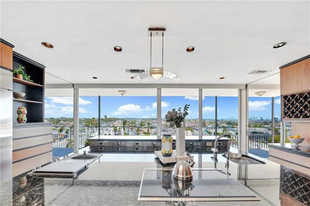 5400 E The Toledo 701, Long Beach, CA 90803
