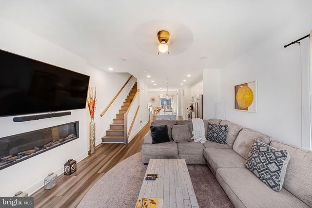 863 KING FARM BLVD, Rockville, MD 20850