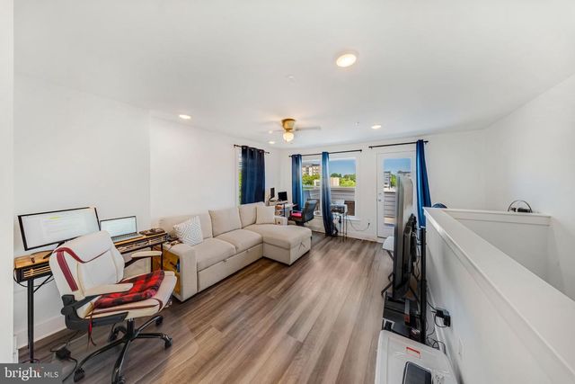863 KING FARM BLVD, Rockville, MD 20850