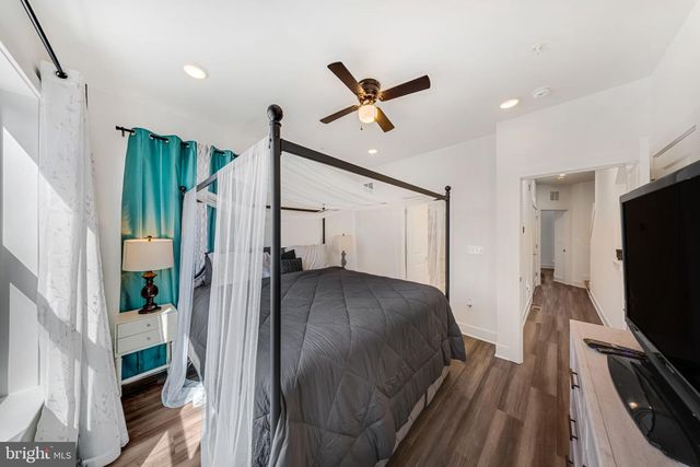 863 KING FARM BLVD, Rockville, MD 20850