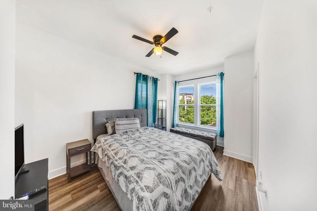 863 KING FARM BLVD, Rockville, MD 20850