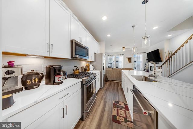 863 KING FARM BLVD, Rockville, MD 20850