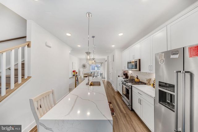 863 KING FARM BLVD, Rockville, MD 20850