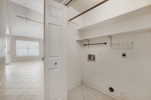 8009 Tantara CT, Austin, TX 78729