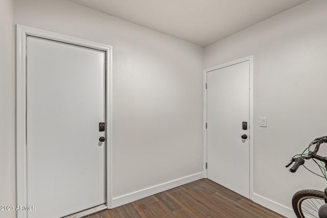 1610 S COLLEGE Avenue, Tempe, AZ 85281