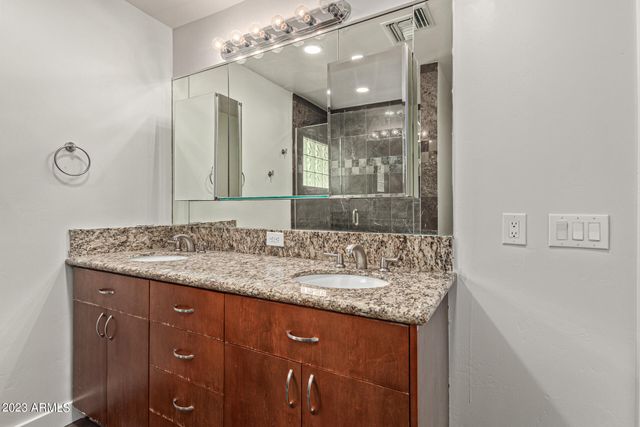 1610 S COLLEGE Avenue, Tempe, AZ 85281