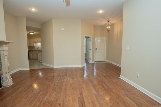 1090 Whispering Oak, Redfield, AR 72132