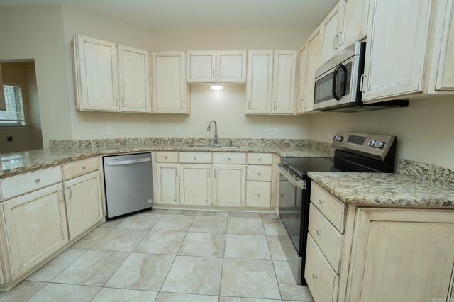 1090 Whispering Oak, Redfield, AR 72132
