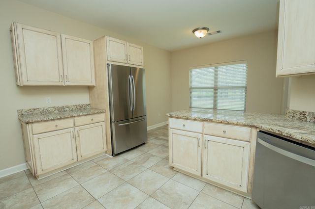 1090 Whispering Oak, Redfield, AR 72132