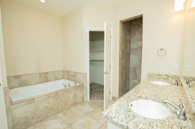 1090 Whispering Oak, Redfield, AR 72132