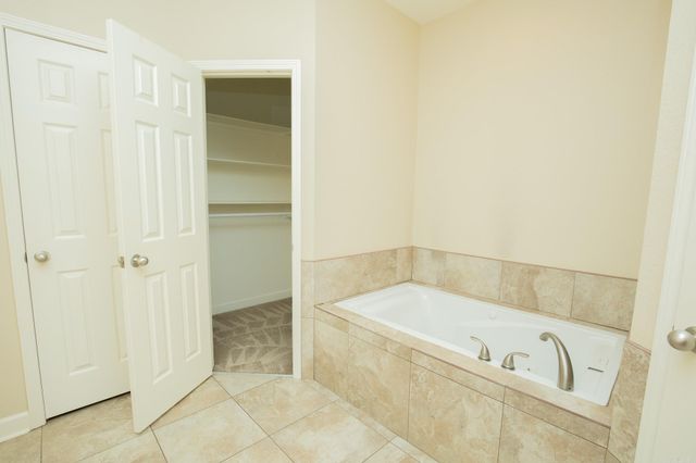 1090 Whispering Oak, Redfield, AR 72132