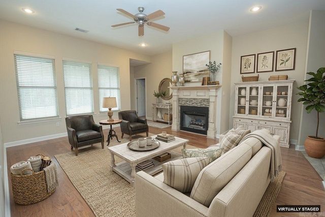 1090 Whispering Oak, Redfield, AR 72132