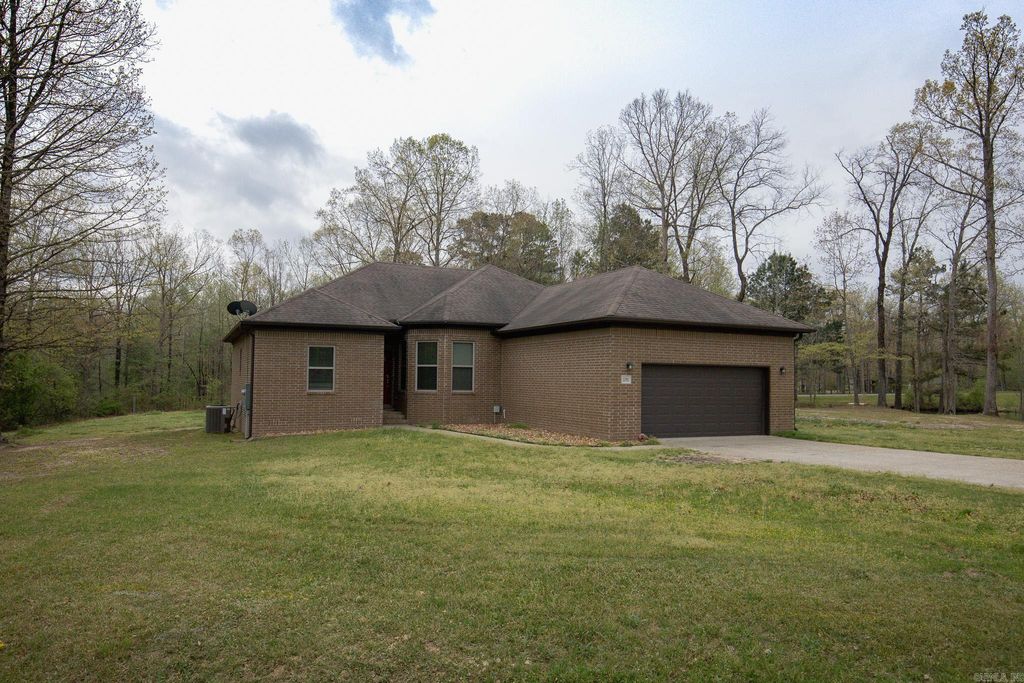 1090 Whispering Oak, Redfield, AR 72132