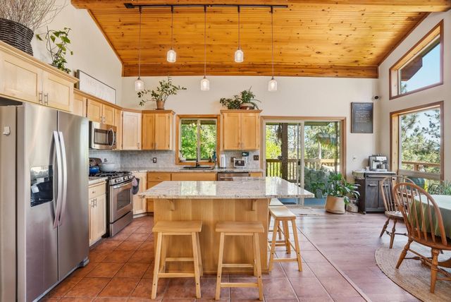 3310 W Hartson Ave, Spokane, WA 99224