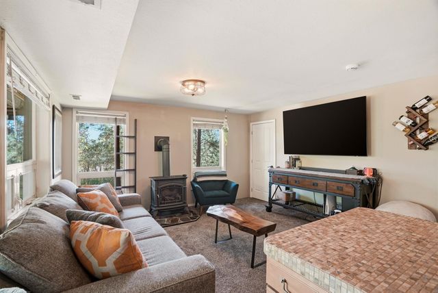 3310 W Hartson Ave, Spokane, WA 99224