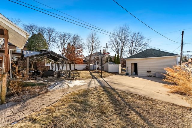 2664 Harrison Street, Davenport, IA 52806