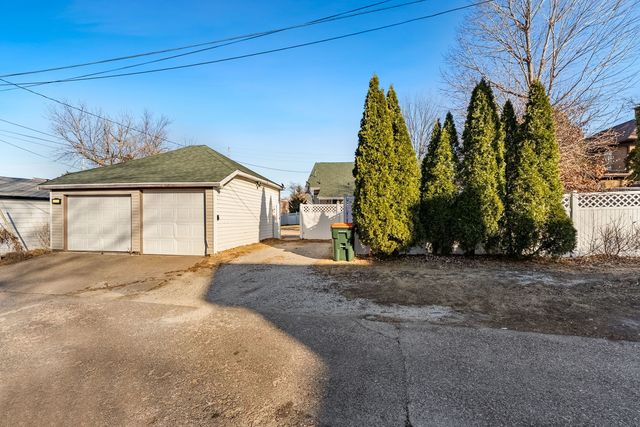 2664 Harrison Street, Davenport, IA 52806