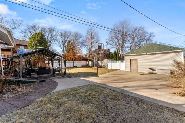 2664 Harrison Street, Davenport, IA 52806