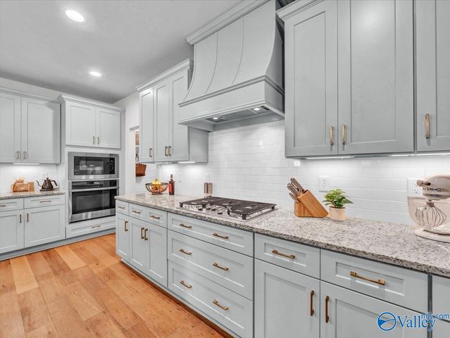 26 Cobbs Cove Way SE, Huntsville, AL 35803
