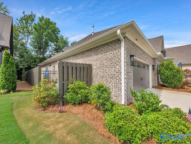 26 Cobbs Cove Way SE, Huntsville, AL 35803