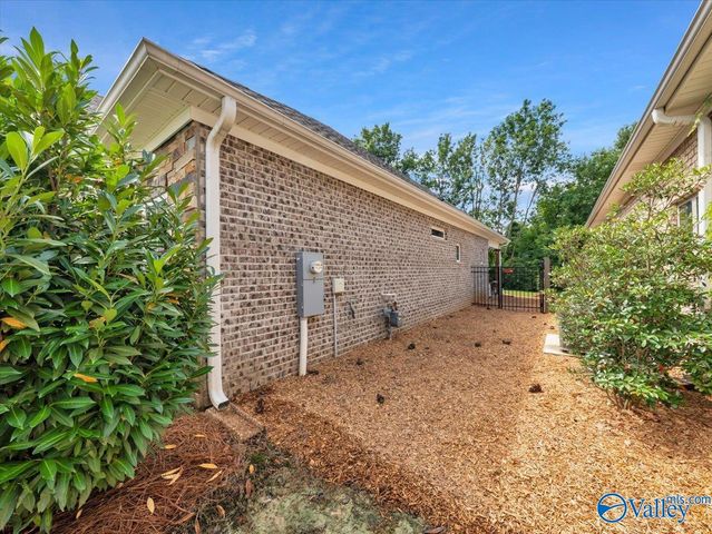 26 Cobbs Cove Way SE, Huntsville, AL 35803