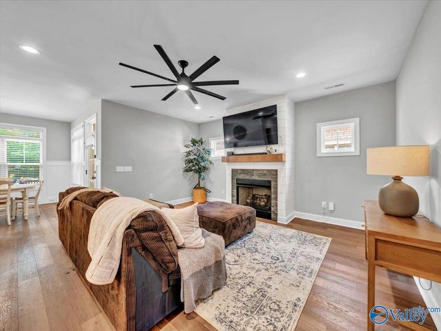 26 Cobbs Cove Way SE, Huntsville, AL 35803
