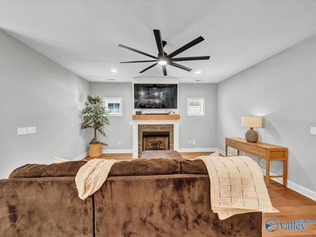 26 Cobbs Cove Way SE, Huntsville, AL 35803