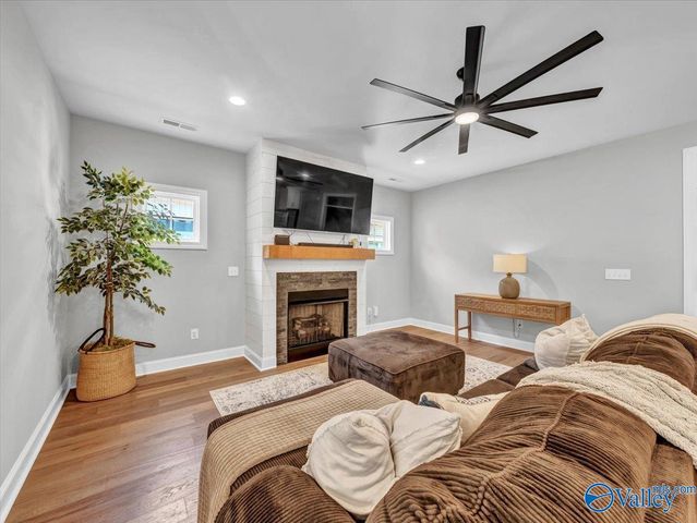 26 Cobbs Cove Way SE, Huntsville, AL 35803