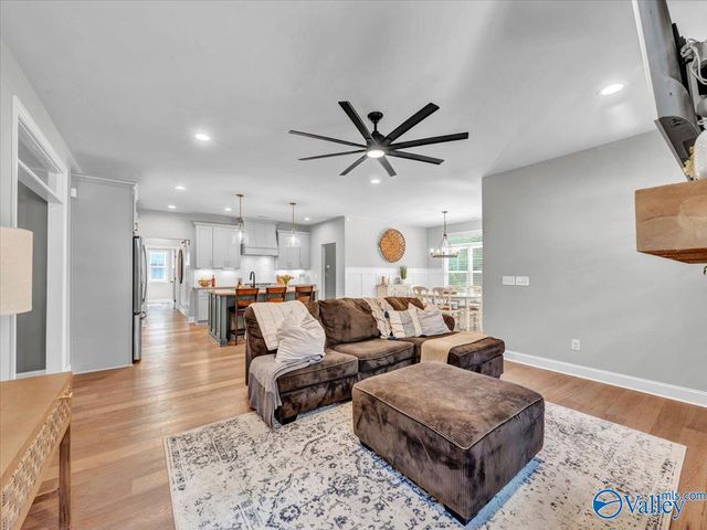 26 Cobbs Cove Way SE, Huntsville, AL 35803