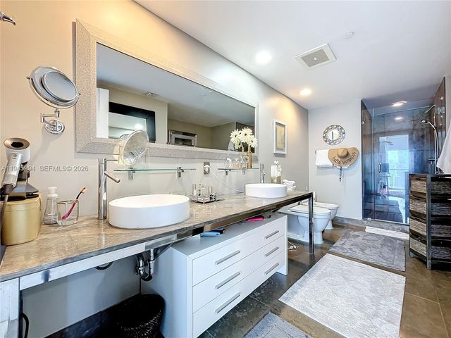 475 Brickell Ave 4415, Miami, FL 33131