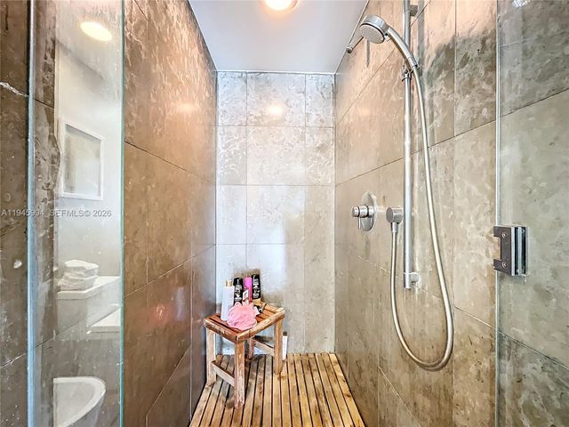 475 Brickell Ave 4415, Miami, FL 33131