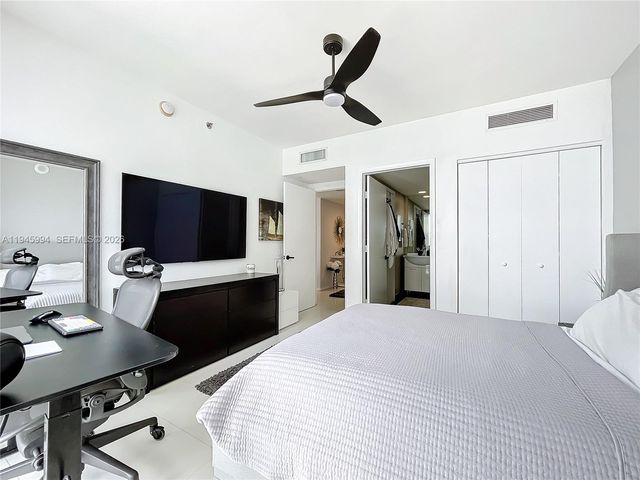 475 Brickell Ave 4415, Miami, FL 33131