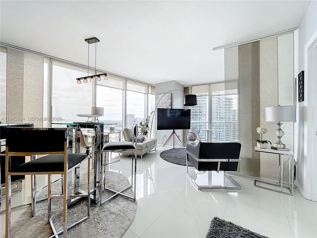 475 Brickell Ave 4415, Miami, FL 33131
