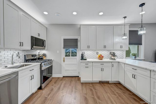 32 Glendale Avenue, Armonk, NY 10504