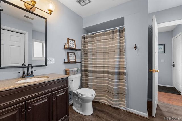 6404 Richalle Street, Brighton, MI 48116