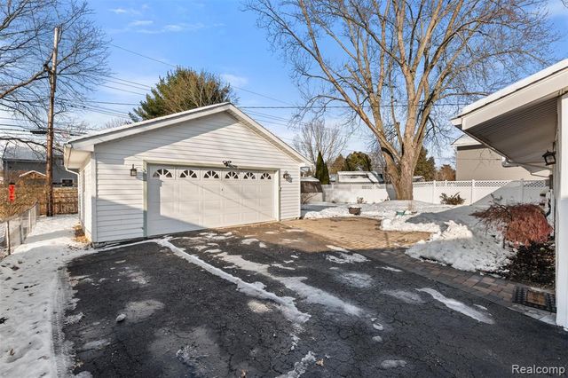 6404 Richalle Street, Brighton, MI 48116