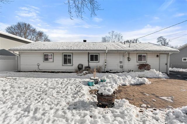 6404 Richalle Street, Brighton, MI 48116