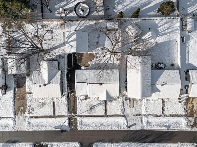 6404 Richalle Street, Brighton, MI 48116