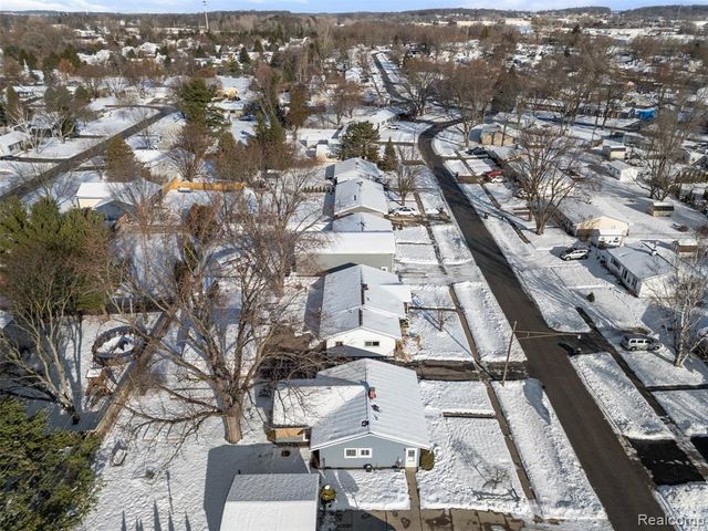 6404 Richalle Street, Brighton, MI 48116