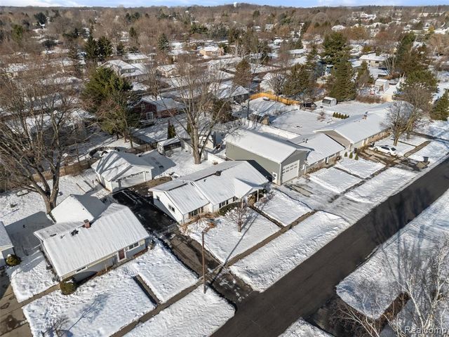 6404 Richalle Street, Brighton, MI 48116