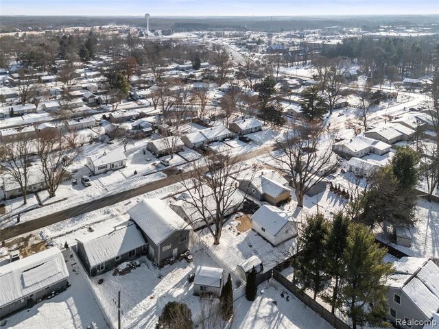 6404 Richalle Street, Brighton, MI 48116