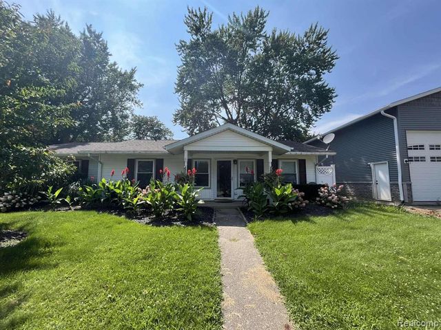 6404 Richalle Street, Brighton, MI 48116