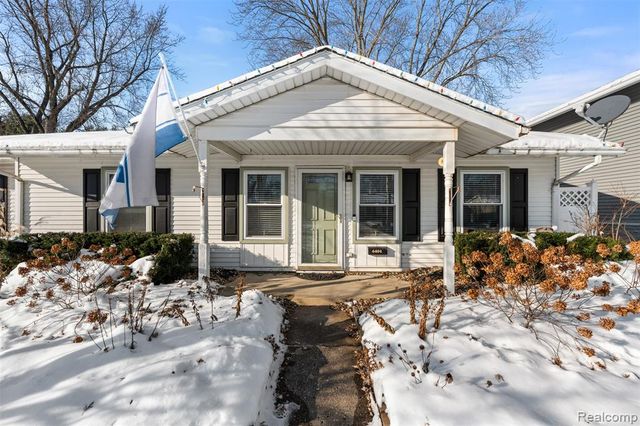 6404 Richalle Street, Brighton, MI 48116