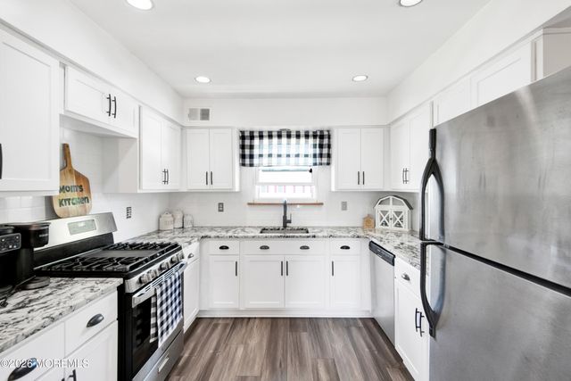 19 Peachstone Road, Howell, NJ 07731