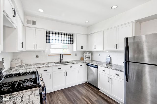 19 Peachstone Road, Howell, NJ 07731