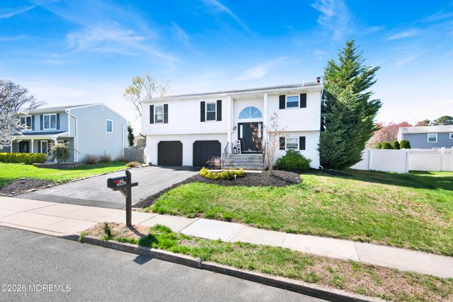 19 Peachstone Road, Howell, NJ 07731