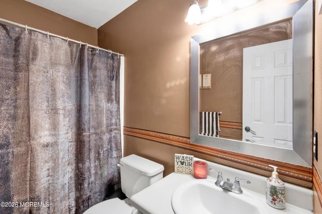 19 Peachstone Road, Howell, NJ 07731